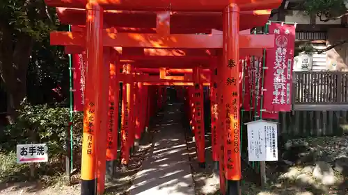 鵠沼伏見稲荷神社の鳥居