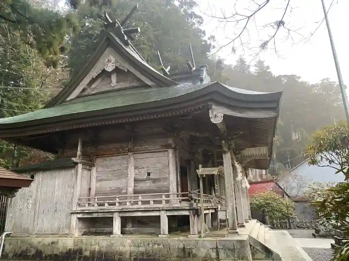 玉置神社の{uncategorized: "未分類", other: "その他", undefined: "問題あり", building: "その他建物", grave: "お墓", sacred_gate: "鳥居", guardian: "狛犬", statue: "像", buddha: "仏像", history: "歴史", nature: "自然", garden: "庭園", animal: "動物", pagoda: "塔", temizu: "手水舎", mountain_gate: "山門・神門", sanctuary: "本殿・本堂", subordinate: "末社・摂社", art: "芸術", scenery: "景色", jizo: "地蔵", ema: "絵馬", goshuin: "御朱印", omikuji: "おみくじ", items: "授与品その他", amulet: "お守り", goshuincho: "御朱印帳", eats: "食事", festival: "お祭り", votive_dance: "神楽", shichigosan: "七五三参", wedding: "結婚式", experience: "体験その他", initially: "初詣", around: "周辺", anti_infection: "感染症対策"}