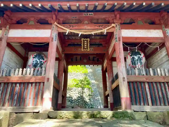 與瀬神社(与瀬神社)の{uncategorized: "未分類", other: "その他", undefined: "問題あり", building: "その他建物", grave: "お墓", sacred_gate: "鳥居", guardian: "狛犬", statue: "像", buddha: "仏像", history: "歴史", nature: "自然", garden: "庭園", animal: "動物", pagoda: "塔", temizu: "手水舎", mountain_gate: "山門・神門", sanctuary: "本殿・本堂", subordinate: "末社・摂社", art: "芸術", scenery: "景色", jizo: "地蔵", ema: "絵馬", goshuin: "御朱印", omikuji: "おみくじ", items: "授与品その他", amulet: "お守り", goshuincho: "御朱印帳", eats: "食事", festival: "お祭り", votive_dance: "神楽", shichigosan: "七五三参", wedding: "結婚式", experience: "体験その他", initially: "初詣", around: "周辺", anti_infection: "感染症対策"}