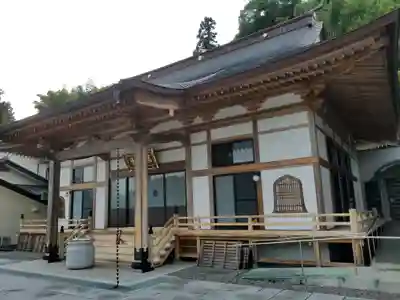 治陸寺の本殿・本堂