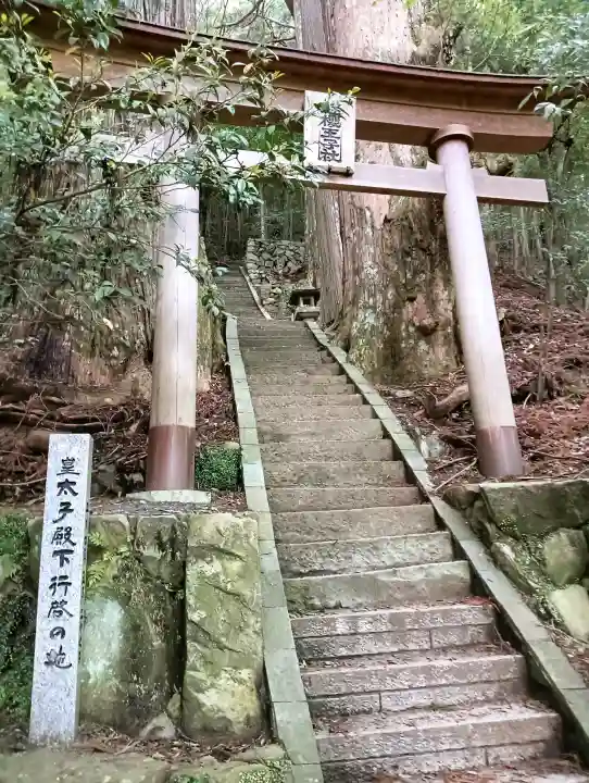 継桜王子の{uncategorized: "未分類", other: "その他", undefined: "問題あり", building: "その他建物", grave: "お墓", sacred_gate: "鳥居", guardian: "狛犬", statue: "像", buddha: "仏像", history: "歴史", nature: "自然", garden: "庭園", animal: "動物", pagoda: "塔", temizu: "手水舎", mountain_gate: "山門・神門", sanctuary: "本殿・本堂", subordinate: "末社・摂社", art: "芸術", scenery: "景色", jizo: "地蔵", ema: "絵馬", goshuin: "御朱印", omikuji: "おみくじ", items: "授与品その他", amulet: "お守り", goshuincho: "御朱印帳", eats: "食事", festival: "お祭り", votive_dance: "神楽", shichigosan: "七五三参", wedding: "結婚式", experience: "体験その他", initially: "初詣", around: "周辺", anti_infection: "感染症対策"}