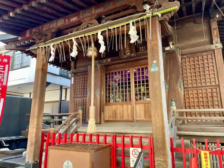 稲荷神社の{uncategorized: "未分類", other: "その他", undefined: "問題あり", building: "その他建物", grave: "お墓", sacred_gate: "鳥居", guardian: "狛犬", statue: "像", buddha: "仏像", history: "歴史", nature: "自然", garden: "庭園", animal: "動物", pagoda: "塔", temizu: "手水舎", mountain_gate: "山門・神門", sanctuary: "本殿・本堂", subordinate: "末社・摂社", art: "芸術", scenery: "景色", jizo: "地蔵", ema: "絵馬", goshuin: "御朱印", omikuji: "おみくじ", items: "授与品その他", amulet: "お守り", goshuincho: "御朱印帳", eats: "食事", festival: "お祭り", votive_dance: "神楽", shichigosan: "七五三参", wedding: "結婚式", experience: "体験その他", initially: "初詣", around: "周辺", anti_infection: "感染症対策"}