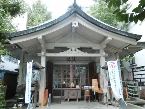 銀杏岡八幡神社の本殿・本堂