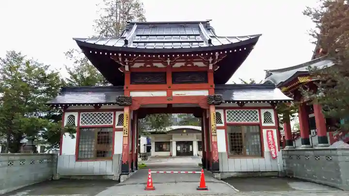 眞久寺の山門・神門