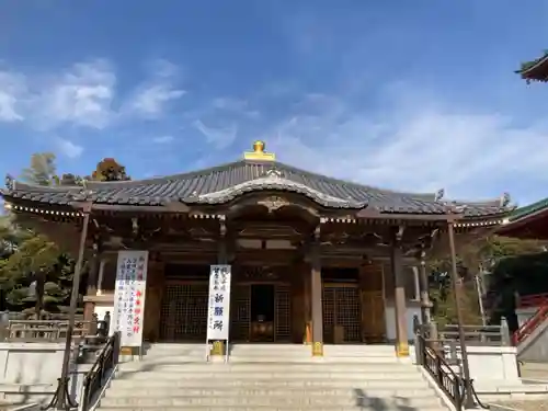 成田山新勝寺の本殿・本堂