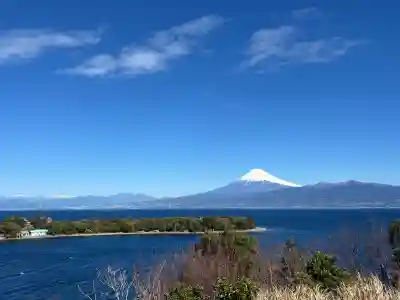 大瀬神社の{uncategorized: "未分類", other: "その他", undefined: "問題あり", building: "その他建物", grave: "お墓", sacred_gate: "鳥居", guardian: "狛犬", statue: "像", buddha: "仏像", history: "歴史", nature: "自然", garden: "庭園", animal: "動物", pagoda: "塔", temizu: "手水舎", mountain_gate: "山門・神門", sanctuary: "本殿・本堂", subordinate: "末社・摂社", art: "芸術", scenery: "景色", jizo: "地蔵", ema: "絵馬", goshuin: "御朱印", omikuji: "おみくじ", items: "授与品その他", amulet: "お守り", goshuincho: "御朱印帳", eats: "食事", festival: "お祭り", votive_dance: "神楽", shichigosan: "七五三参", wedding: "結婚式", experience: "体験その他", initially: "初詣", around: "周辺", anti_infection: "感染症対策"}