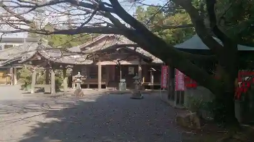 興山寺の本殿・本堂