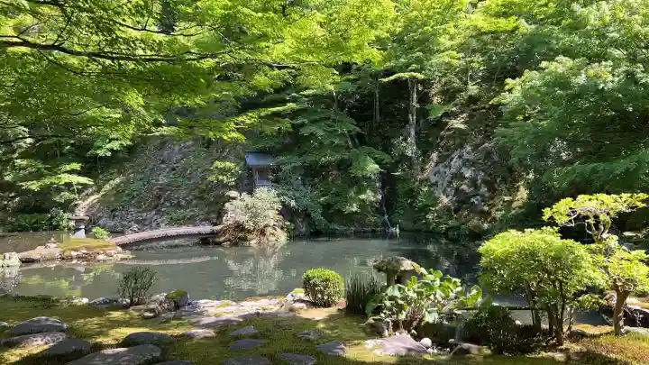 慈恩護国禅寺の{uncategorized: "未分類", other: "その他", undefined: "問題あり", building: "その他建物", grave: "お墓", sacred_gate: "鳥居", guardian: "狛犬", statue: "像", buddha: "仏像", history: "歴史", nature: "自然", garden: "庭園", animal: "動物", pagoda: "塔", temizu: "手水舎", mountain_gate: "山門・神門", sanctuary: "本殿・本堂", subordinate: "末社・摂社", art: "芸術", scenery: "景色", jizo: "地蔵", ema: "絵馬", goshuin: "御朱印", omikuji: "おみくじ", items: "授与品その他", amulet: "お守り", goshuincho: "御朱印帳", eats: "食事", festival: "お祭り", votive_dance: "神楽", shichigosan: "七五三参", wedding: "結婚式", experience: "体験その他", initially: "初詣", around: "周辺", anti_infection: "感染症対策"}