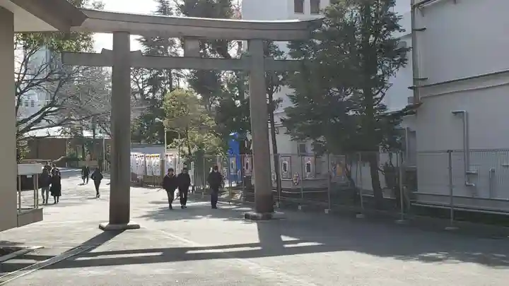 東郷神社の鳥居