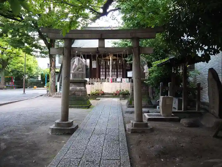 甘酒稲荷神社の鳥居