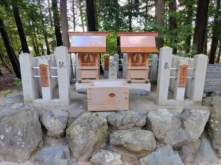 両社宮神社(宮町)の末社・摂社