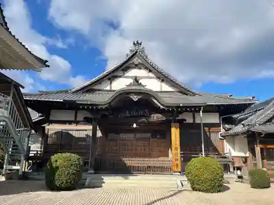 麟翁寺の本殿・本堂