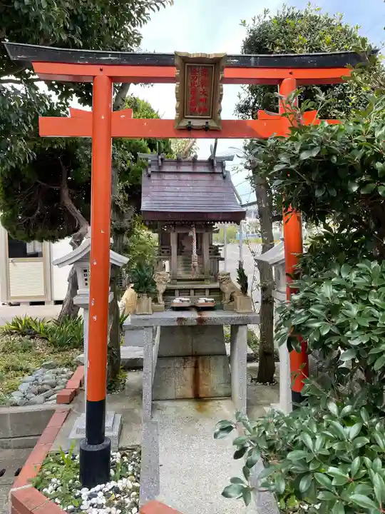 荒熊大明神・金刀比羅大権現の鳥居