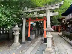 満足稲荷神社の鳥居