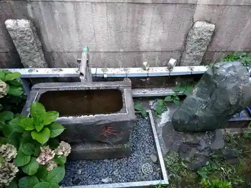 鍛冶稲荷神社の手水舎