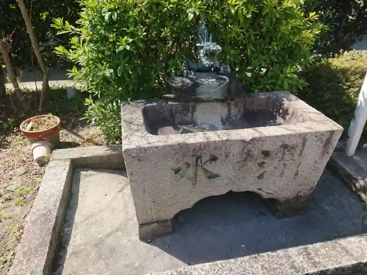 西光寺の手水舎