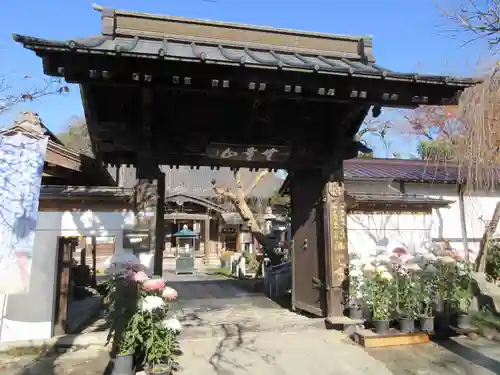 西光寺の山門