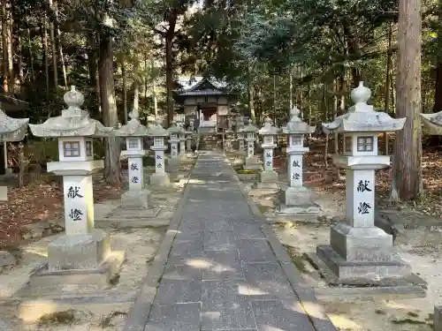日吉神社の{uncategorized: "未分類", other: "その他", undefined: "問題あり", building: "その他建物", grave: "お墓", sacred_gate: "鳥居", guardian: "狛犬", statue: "像", buddha: "仏像", history: "歴史", nature: "自然", garden: "庭園", animal: "動物", pagoda: "塔", temizu: "手水舎", mountain_gate: "山門・神門", sanctuary: "本殿・本堂", subordinate: "末社・摂社", art: "芸術", scenery: "景色", jizo: "地蔵", ema: "絵馬", goshuin: "御朱印", omikuji: "おみくじ", items: "授与品その他", amulet: "お守り", goshuincho: "御朱印帳", eats: "食事", festival: "お祭り", votive_dance: "神楽", shichigosan: "七五三参", wedding: "結婚式", experience: "体験その他", initially: "初詣", around: "周辺", anti_infection: "感染症対策"}