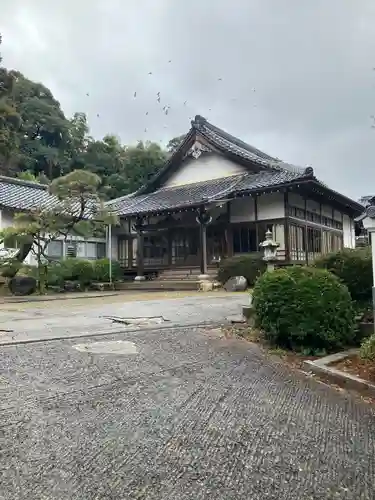 津田明神　安楽寺の本殿・本堂