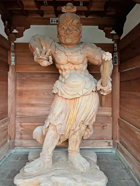 温泉山 安楽寺(四国霊場第六番札所)の像