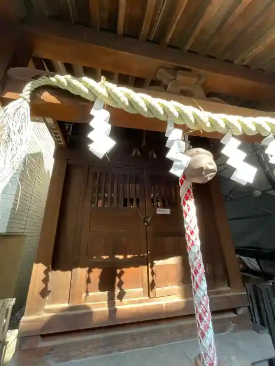 妙法衛護稲荷神社の{uncategorized: "未分類", other: "その他", undefined: "問題あり", building: "その他建物", grave: "お墓", sacred_gate: "鳥居", guardian: "狛犬", statue: "像", buddha: "仏像", history: "歴史", nature: "自然", garden: "庭園", animal: "動物", pagoda: "塔", temizu: "手水舎", mountain_gate: "山門・神門", sanctuary: "本殿・本堂", subordinate: "末社・摂社", art: "芸術", scenery: "景色", jizo: "地蔵", ema: "絵馬", goshuin: "御朱印", omikuji: "おみくじ", items: "授与品その他", amulet: "お守り", goshuincho: "御朱印帳", eats: "食事", festival: "お祭り", votive_dance: "神楽", shichigosan: "七五三参", wedding: "結婚式", experience: "体験その他", initially: "初詣", around: "周辺", anti_infection: "感染症対策"}