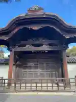 大徳寺の{uncategorized: "未分類", other: "その他", undefined: "問題あり", building: "その他建物", grave: "お墓", sacred_gate: "鳥居", guardian: "狛犬", statue: "像", buddha: "仏像", history: "歴史", nature: "自然", garden: "庭園", animal: "動物", pagoda: "塔", temizu: "手水舎", mountain_gate: "山門・神門", sanctuary: "本殿・本堂", subordinate: "末社・摂社", art: "芸術", scenery: "景色", jizo: "地蔵", ema: "絵馬", goshuin: "御朱印", omikuji: "おみくじ", items: "授与品その他", amulet: "お守り", goshuincho: "御朱印帳", eats: "食事", festival: "お祭り", votive_dance: "神楽", shichigosan: "七五三参", wedding: "結婚式", experience: "体験その他", initially: "初詣", around: "周辺", anti_infection: "感染症対策"}