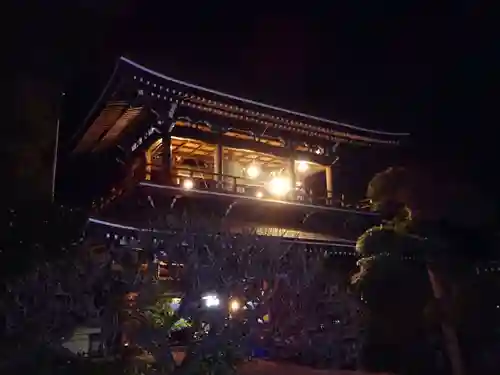萬蔵寺の山門・神門