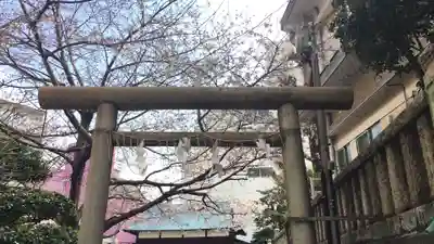 諏訪神社の鳥居