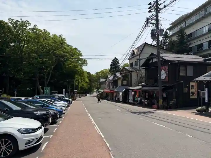 彌彦神社の{uncategorized: "未分類", other: "その他", undefined: "問題あり", building: "その他建物", grave: "お墓", sacred_gate: "鳥居", guardian: "狛犬", statue: "像", buddha: "仏像", history: "歴史", nature: "自然", garden: "庭園", animal: "動物", pagoda: "塔", temizu: "手水舎", mountain_gate: "山門・神門", sanctuary: "本殿・本堂", subordinate: "末社・摂社", art: "芸術", scenery: "景色", jizo: "地蔵", ema: "絵馬", goshuin: "御朱印", omikuji: "おみくじ", items: "授与品その他", amulet: "お守り", goshuincho: "御朱印帳", eats: "食事", festival: "お祭り", votive_dance: "神楽", shichigosan: "七五三参", wedding: "結婚式", experience: "体験その他", initially: "初詣", around: "周辺", anti_infection: "感染症対策"}