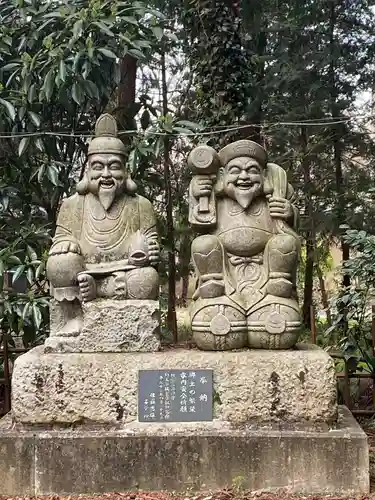 御霊神社の像