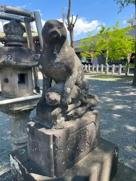 稲荷社の{uncategorized: "未分類", other: "その他", undefined: "問題あり", building: "その他建物", grave: "お墓", sacred_gate: "鳥居", guardian: "狛犬", statue: "像", buddha: "仏像", history: "歴史", nature: "自然", garden: "庭園", animal: "動物", pagoda: "塔", temizu: "手水舎", mountain_gate: "山門・神門", sanctuary: "本殿・本堂", subordinate: "末社・摂社", art: "芸術", scenery: "景色", jizo: "地蔵", ema: "絵馬", goshuin: "御朱印", omikuji: "おみくじ", items: "授与品その他", amulet: "お守り", goshuincho: "御朱印帳", eats: "食事", festival: "お祭り", votive_dance: "神楽", shichigosan: "七五三参", wedding: "結婚式", experience: "体験その他", initially: "初詣", around: "周辺", anti_infection: "感染症対策"}