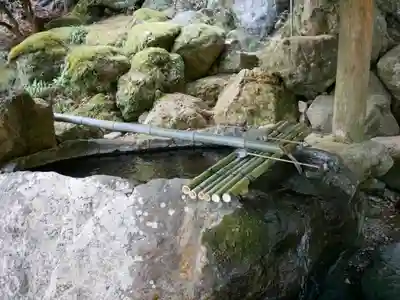 身延山 祖廟拝殿の手水舎