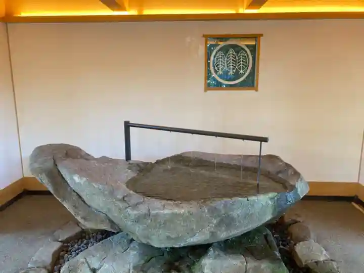 星川杉山神社の手水舎