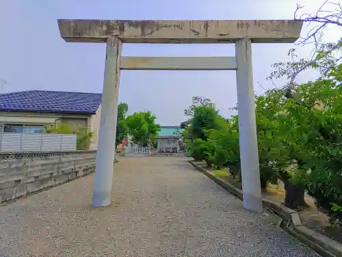 十二所社（徳重）の鳥居