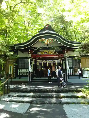 新屋山神社の本殿・本堂