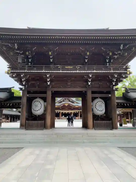 寒川神社の山門・神門