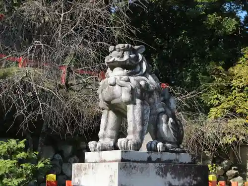 建勲神社の狛犬