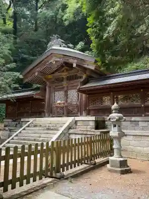 武蔵二宮 金鑚神社の{uncategorized: "未分類", other: "その他", undefined: "問題あり", building: "その他建物", grave: "お墓", sacred_gate: "鳥居", guardian: "狛犬", statue: "像", buddha: "仏像", history: "歴史", nature: "自然", garden: "庭園", animal: "動物", pagoda: "塔", temizu: "手水舎", mountain_gate: "山門・神門", sanctuary: "本殿・本堂", subordinate: "末社・摂社", art: "芸術", scenery: "景色", jizo: "地蔵", ema: "絵馬", goshuin: "御朱印", omikuji: "おみくじ", items: "授与品その他", amulet: "お守り", goshuincho: "御朱印帳", eats: "食事", festival: "お祭り", votive_dance: "神楽", shichigosan: "七五三参", wedding: "結婚式", experience: "体験その他", initially: "初詣", around: "周辺", anti_infection: "感染症対策"}