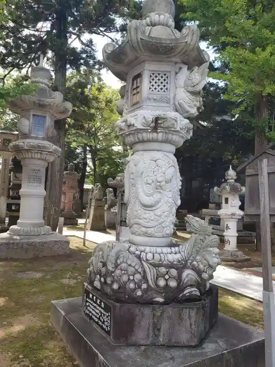 向本折白山神社の芸術