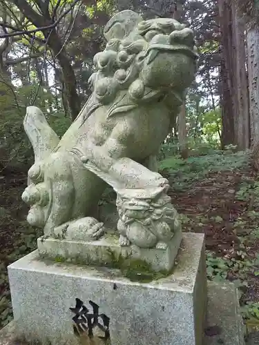 志鷹神社の狛犬