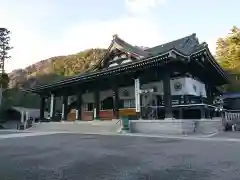 久遠寺の本殿