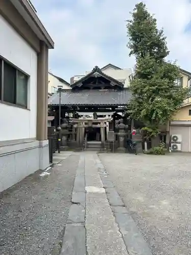 被官稲荷神社の鳥居