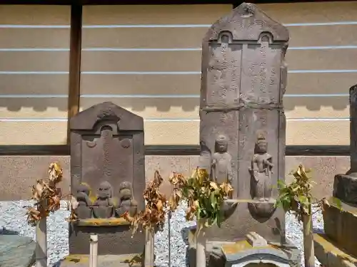 三学院の{uncategorized: "未分類", other: "その他", undefined: "問題あり", building: "その他建物", grave: "お墓", sacred_gate: "鳥居", guardian: "狛犬", statue: "像", buddha: "仏像", history: "歴史", nature: "自然", garden: "庭園", animal: "動物", pagoda: "塔", temizu: "手水舎", mountain_gate: "山門・神門", sanctuary: "本殿・本堂", subordinate: "末社・摂社", art: "芸術", scenery: "景色", jizo: "地蔵", ema: "絵馬", goshuin: "御朱印", omikuji: "おみくじ", items: "授与品その他", amulet: "お守り", goshuincho: "御朱印帳", eats: "食事", festival: "お祭り", votive_dance: "神楽", shichigosan: "七五三参", wedding: "結婚式", experience: "体験その他", initially: "初詣", around: "周辺", anti_infection: "感染症対策"}