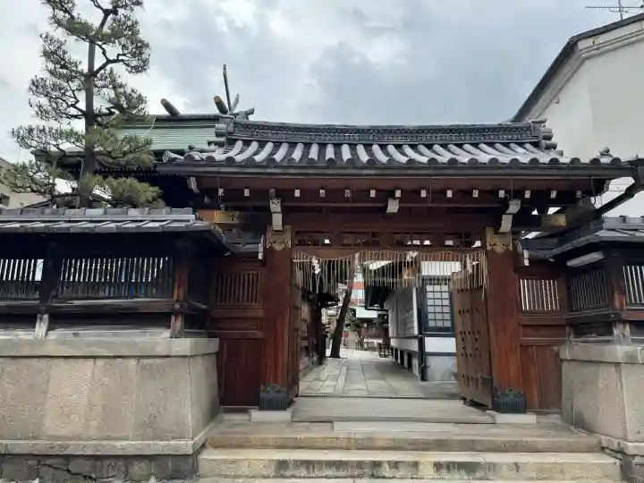 京都ゑびす神社の{uncategorized: "未分類", other: "その他", undefined: "問題あり", building: "その他建物", grave: "お墓", sacred_gate: "鳥居", guardian: "狛犬", statue: "像", buddha: "仏像", history: "歴史", nature: "自然", garden: "庭園", animal: "動物", pagoda: "塔", temizu: "手水舎", mountain_gate: "山門・神門", sanctuary: "本殿・本堂", subordinate: "末社・摂社", art: "芸術", scenery: "景色", jizo: "地蔵", ema: "絵馬", goshuin: "御朱印", omikuji: "おみくじ", items: "授与品その他", amulet: "お守り", goshuincho: "御朱印帳", eats: "食事", festival: "お祭り", votive_dance: "神楽", shichigosan: "七五三参", wedding: "結婚式", experience: "体験その他", initially: "初詣", around: "周辺", anti_infection: "感染症対策"}