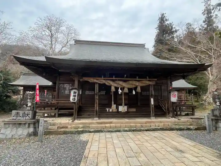 熊野神社の{uncategorized: "未分類", other: "その他", undefined: "問題あり", building: "その他建物", grave: "お墓", sacred_gate: "鳥居", guardian: "狛犬", statue: "像", buddha: "仏像", history: "歴史", nature: "自然", garden: "庭園", animal: "動物", pagoda: "塔", temizu: "手水舎", mountain_gate: "山門・神門", sanctuary: "本殿・本堂", subordinate: "末社・摂社", art: "芸術", scenery: "景色", jizo: "地蔵", ema: "絵馬", goshuin: "御朱印", omikuji: "おみくじ", items: "授与品その他", amulet: "お守り", goshuincho: "御朱印帳", eats: "食事", festival: "お祭り", votive_dance: "神楽", shichigosan: "七五三参", wedding: "結婚式", experience: "体験その他", initially: "初詣", around: "周辺", anti_infection: "感染症対策"}