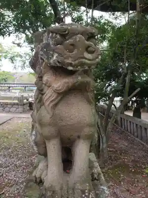 額神社の狛犬