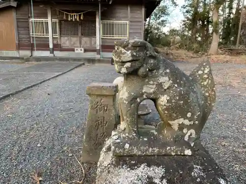 六所神社の狛犬