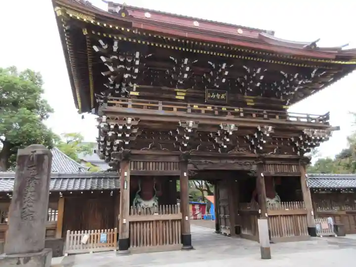 西新井大師総持寺の山門・神門