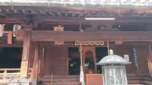 法楽寺の本殿