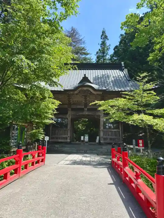 榛名神社の{uncategorized: "未分類", other: "その他", undefined: "問題あり", building: "その他建物", grave: "お墓", sacred_gate: "鳥居", guardian: "狛犬", statue: "像", buddha: "仏像", history: "歴史", nature: "自然", garden: "庭園", animal: "動物", pagoda: "塔", temizu: "手水舎", mountain_gate: "山門・神門", sanctuary: "本殿・本堂", subordinate: "末社・摂社", art: "芸術", scenery: "景色", jizo: "地蔵", ema: "絵馬", goshuin: "御朱印", omikuji: "おみくじ", items: "授与品その他", amulet: "お守り", goshuincho: "御朱印帳", eats: "食事", festival: "お祭り", votive_dance: "神楽", shichigosan: "七五三参", wedding: "結婚式", experience: "体験その他", initially: "初詣", around: "周辺", anti_infection: "感染症対策"}